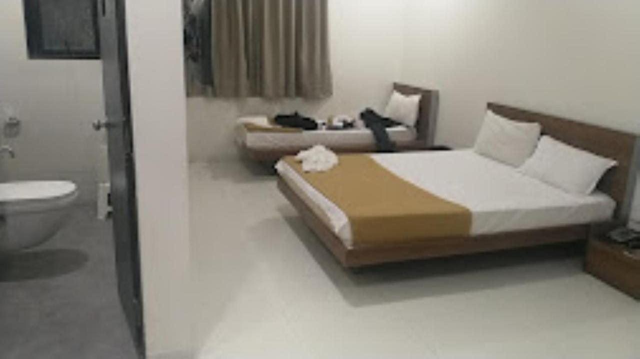 Hotel Avanti, Nášik Exteriér fotografie
